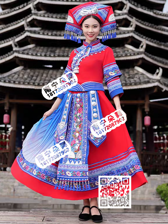 红色斜襟蓝壮锦水纹壮族盛装